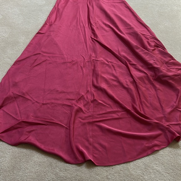 Alex Perry satin crepe draped gown - Picture 9 of 9